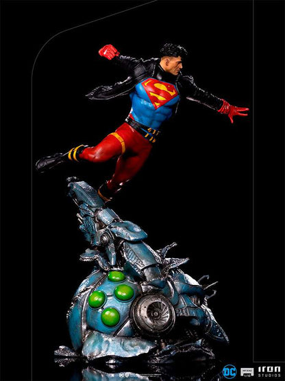 Superboy deluxe 1/10 art Staty