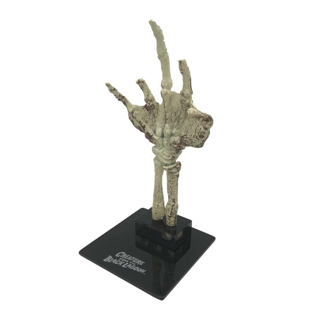 Um fossil creature hand scaled prop repl